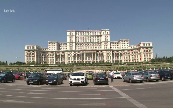 INCENDIU la PALATUL PARLAMENTULUI. Alimentarea cu energie electrica a fost oprita