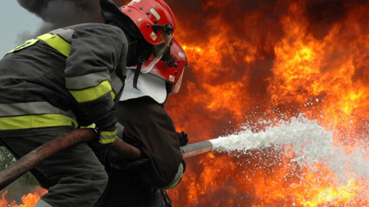 Incendiu la un centru social pentru copii din Vaslui. Pompierii au intervenit de urgență!
