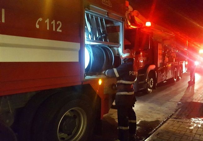 Incendiu puternic la o fabrică de prelucrare a cărnii din Topoloveni