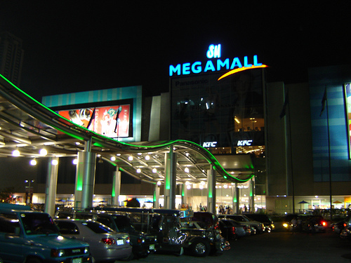 Incendiul la Mega Mall Bucuresti s-a produs intr-un vestiar de la o sauna