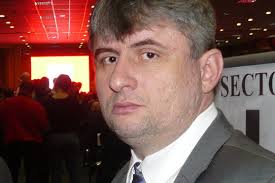 INCREDIBIL. Secretarul de stat Dragos Titea si-a trecut copiii minori drept copiloti in foaia de zbor spre Constanta