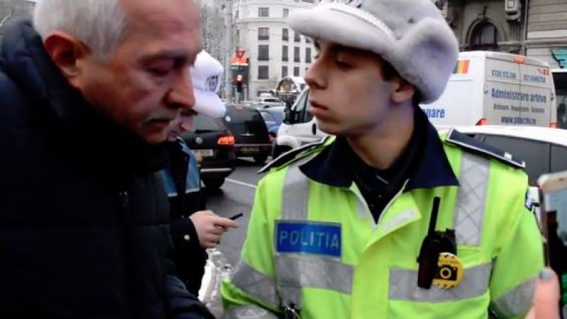 Incredibil! Un politist l-a amendat pe presedintele Asociatiei