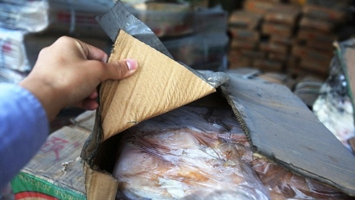 Incredibil:Vameşii chinezi au confiscat carne congelată veche de 40 de ani!