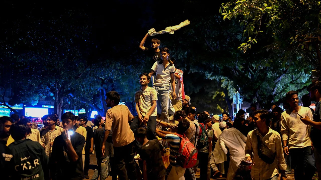 India: mișcarea "gândacilor" amenință să reia protestele împotriva guvernului. Milioane de studenți vor să iasă în stradă
