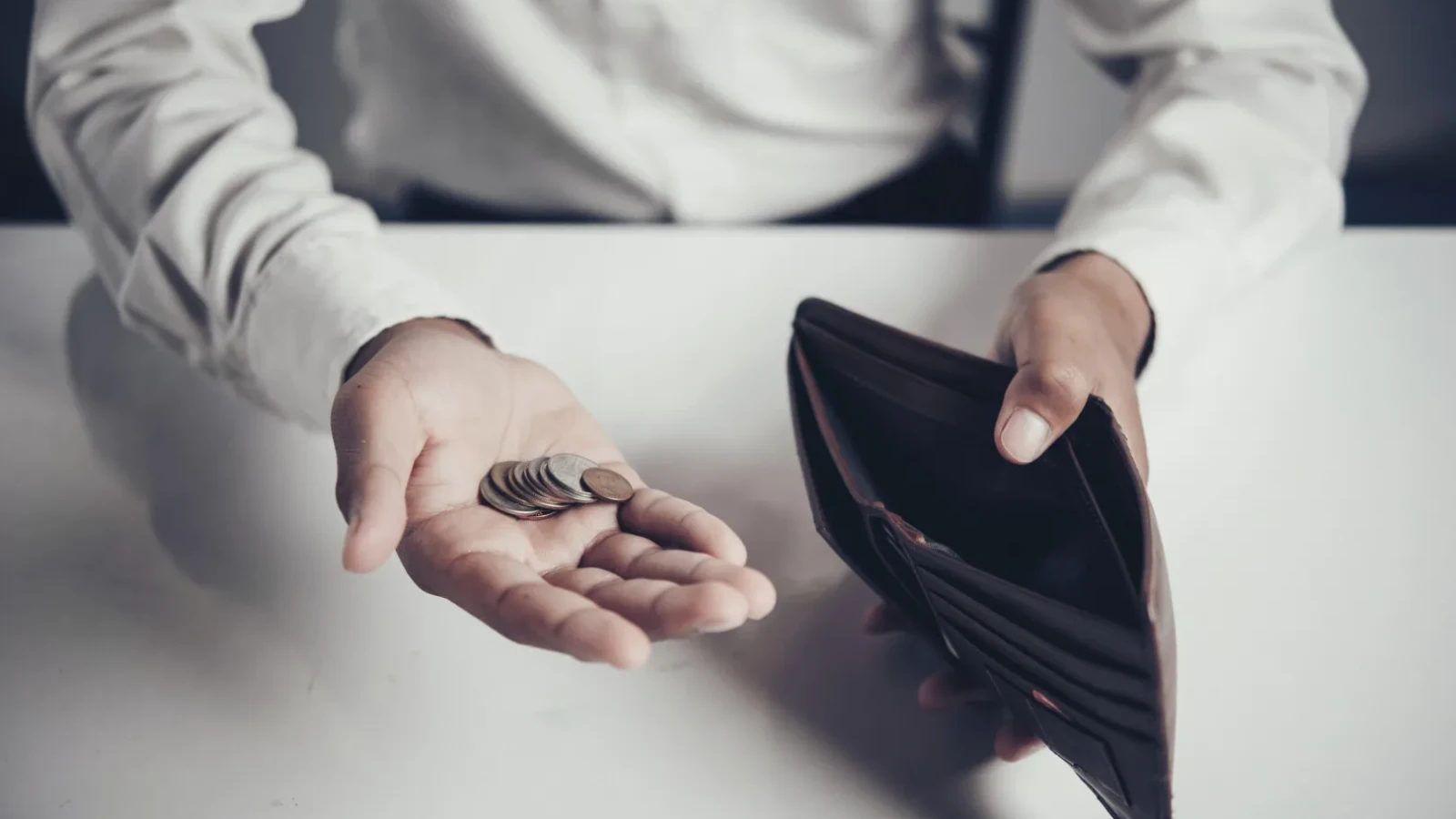 INS anunță că inflația rămâne aproape de 10%. Viața tot mai scumpă în 2026: românii plătesc cu 60% mai mult la curent și cu 25% mai mult la cafea