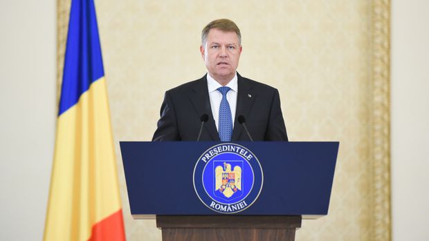 Iohannis a promulgat legea care stabilește majorări salariale pentru anumiți angajați