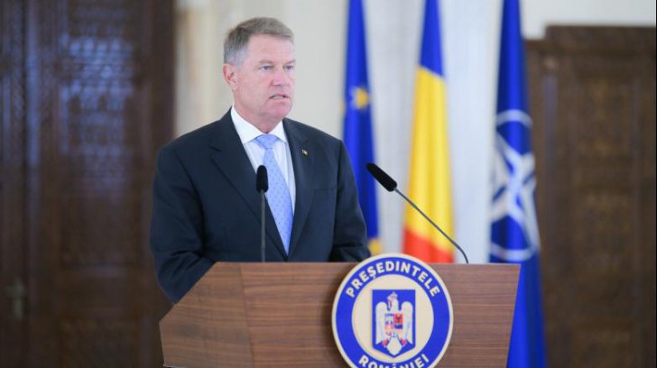 Iohannis inca mai studiaza criza politică internă: 