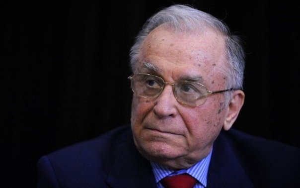 Ion Iliescu e la Parchetul General, unde este audiat in Dosarul Revolutiei