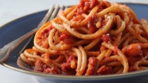 Italia. Niste studente americance au dat foc bucatariei pentru ca nu stiau ca pastele se fierb in apa!