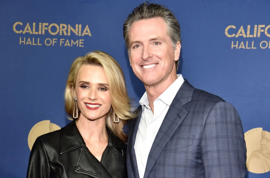 Jennifer Siebel Newsom, soția guvernatorului Californiei, rugată să simuleze un orgasm în instanță în timpul procesului Harvey Weinstein!