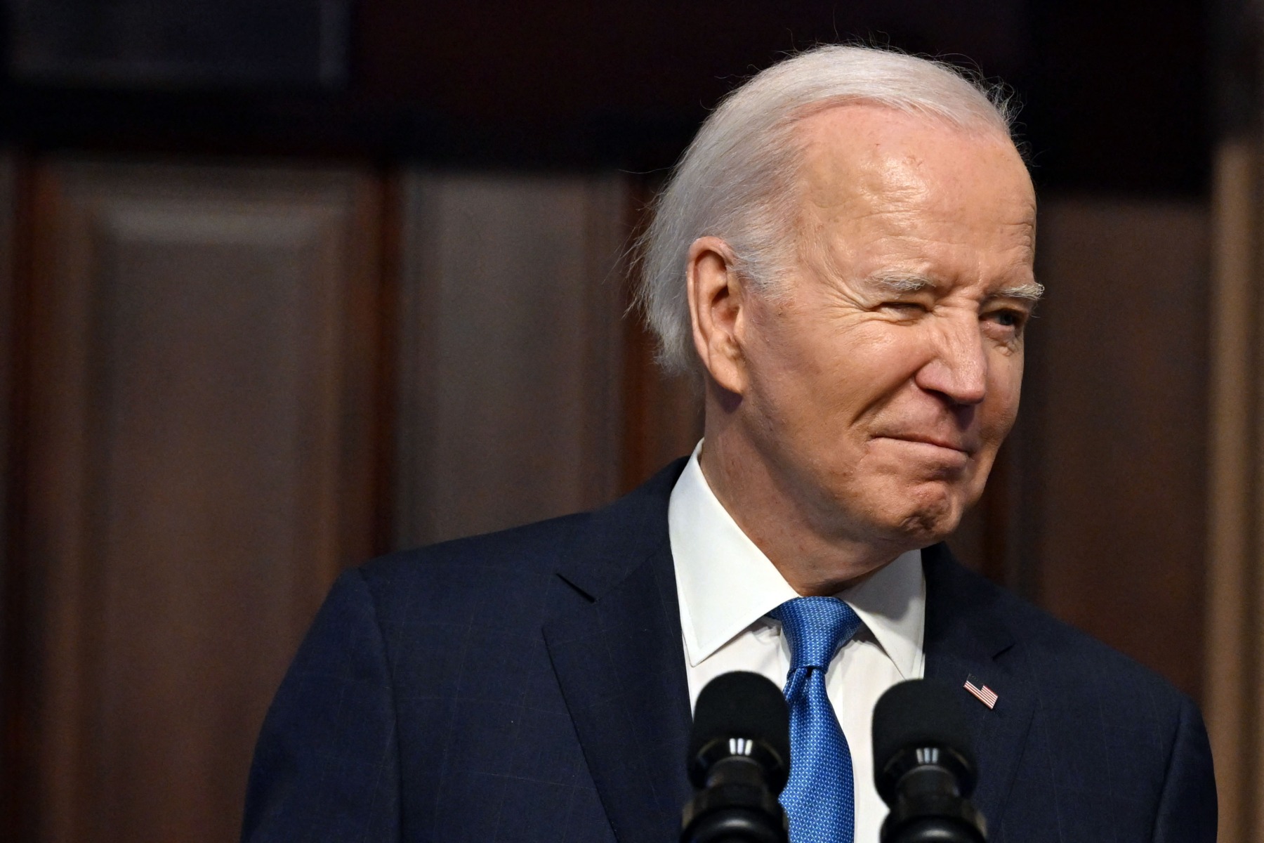 Joe Biden l-a confundat pe Emmanuel Macron cu François Mitterrand VIDEO