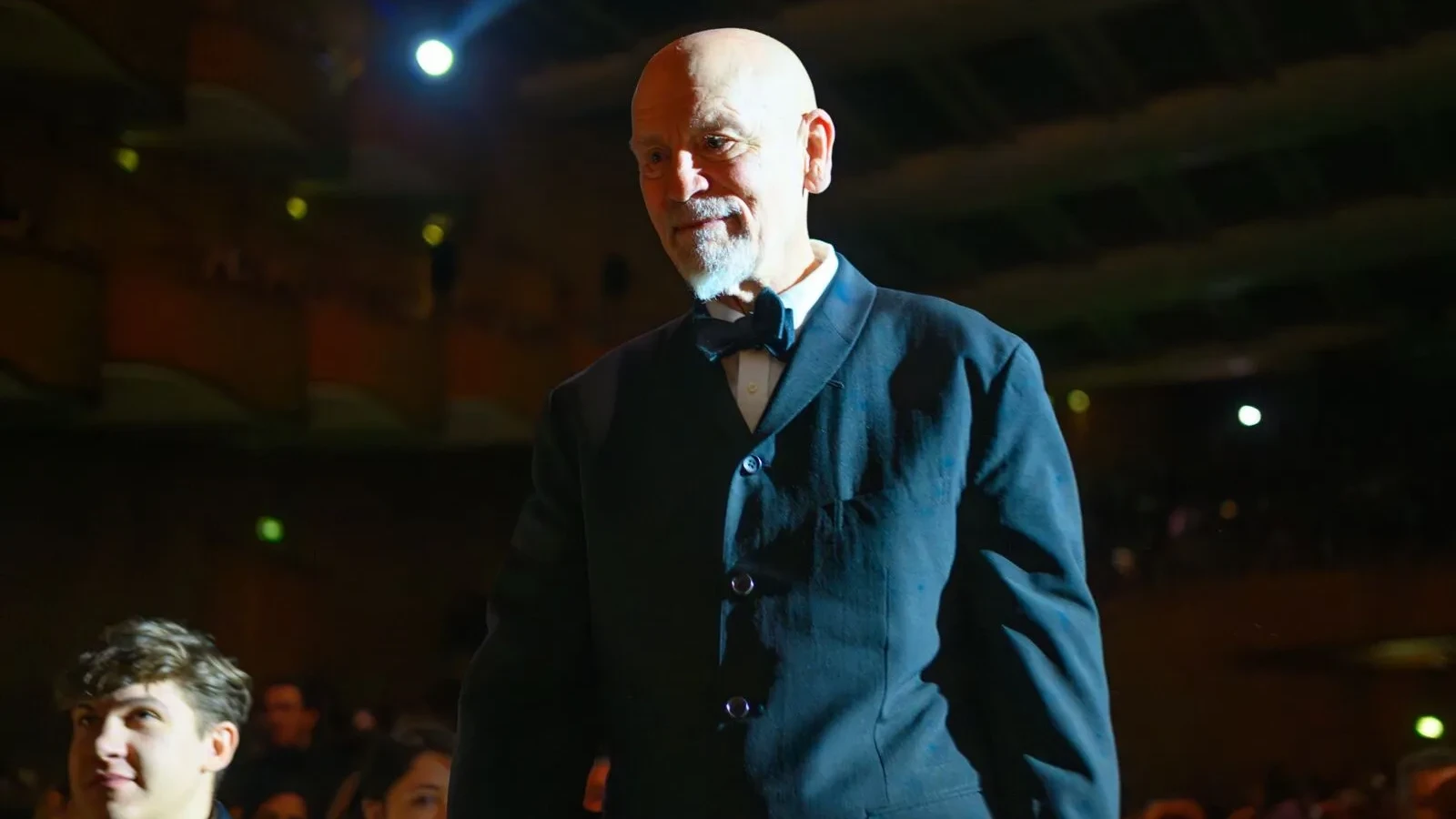 John Malkovich a făcut un film pe care nimeni din această generație nu îl va vedea. Va putea fi văzut abia în 2115
