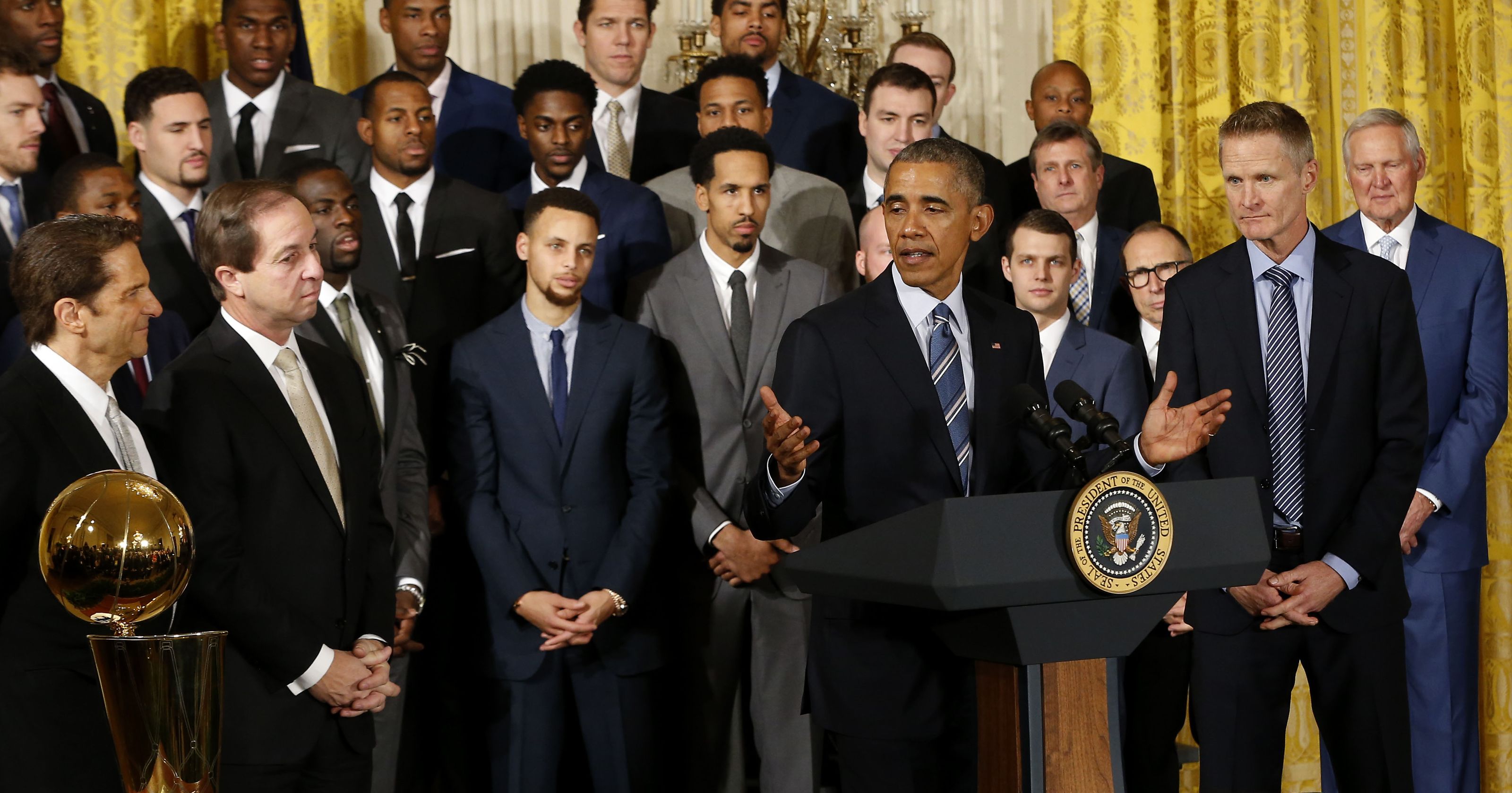 Jucătorii echipei de baschet Golden State Warriors, invitați de Barack Obama la Casa Albă
