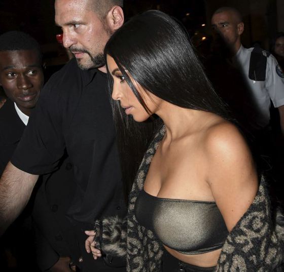 Kim Kardashian, evacuată din locuinţă în urma incendiilor de vegetaţie. Starleta şi-a rugat fanii să se roage