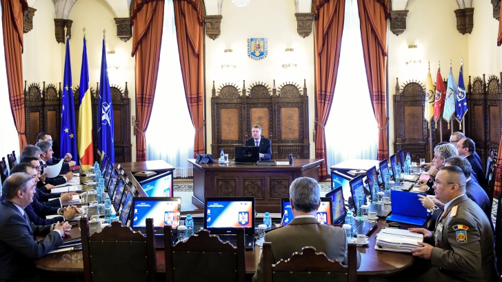 Klaus Iohannis a făcut publică Strategia de Apărare a Țării pentru 2015-2019