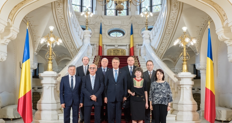 Klaus Iohannis, intalnire cu judecatorii CCR, la cererea lui Augustin Zegrean