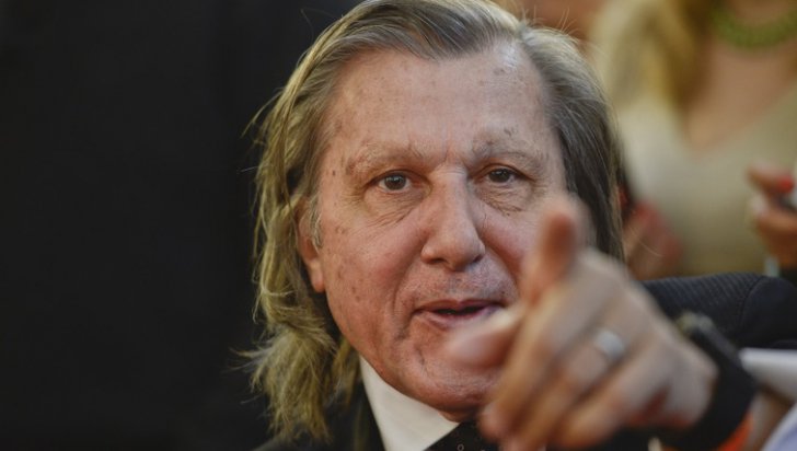 Klaus Iohannis îl decorează, astăzi, pe Ilie Năstase. Fostul mare tenismen împlinește 70 de ani