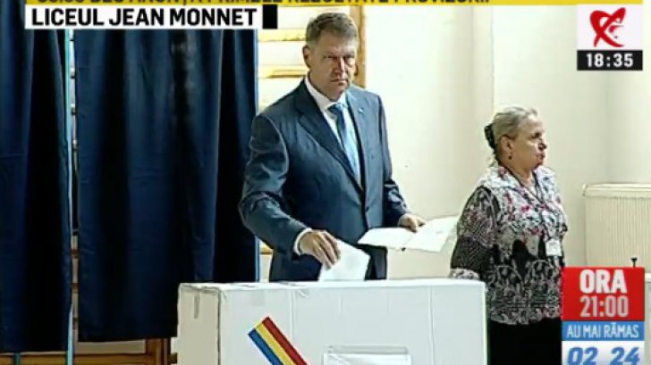 Klaus Iohannis nu a putut vota din cauza unor probleme tehnice. Ce a pățit șeful statului la votare