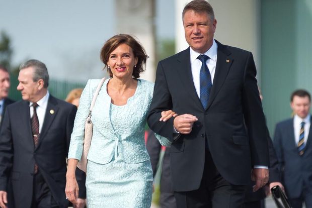 Klaus Iohannis obligat sa dea înapoi banii obținuți din chiria pe casa confiscată