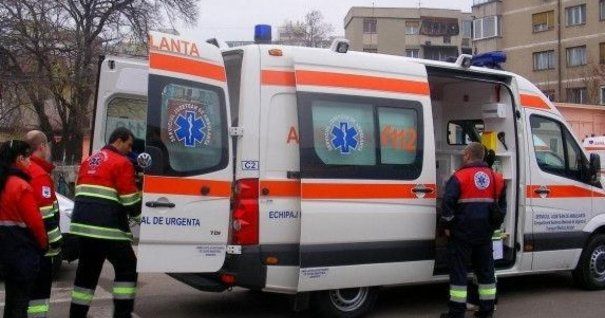 L-a atacat cu o roată de bicicletă și l-a înjunghiat pentru telefonul mobil