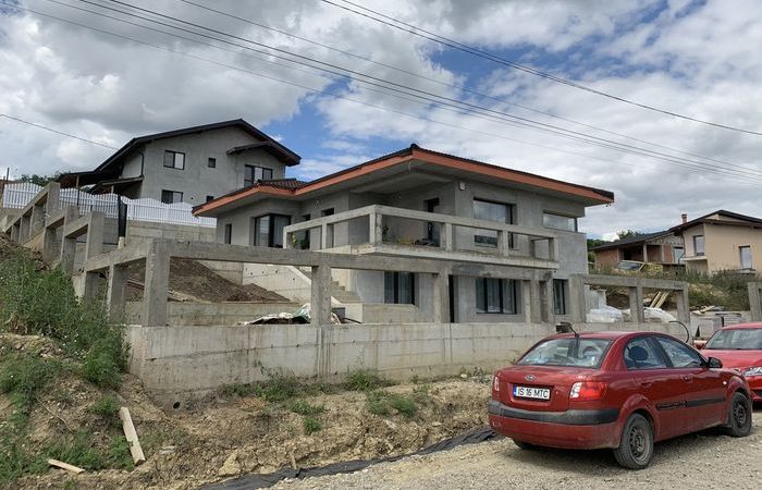 La 6 km de Iaşi, familia ministrului Costel Alexe a concesionat terenuri cu 1 Euro/mp/an