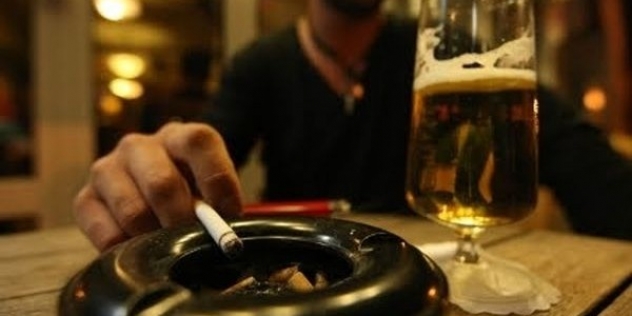 Legea anti-fumat e constitutionala! S-a terminat cu fumatul in baruri si restaurante!
