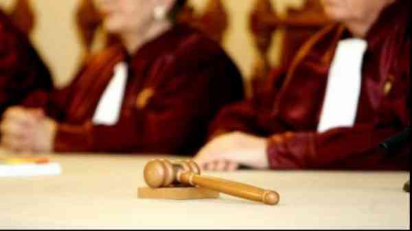 Legea conversiei creditelor în franci elveţieni la cursul istoric, neconstituţională