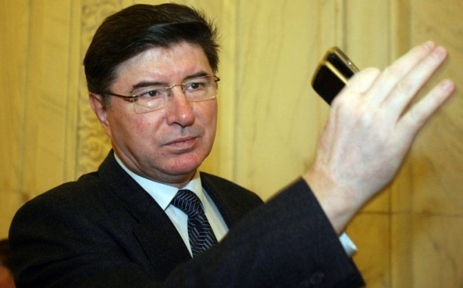 Legea privind pensiile aleşilor locali va fi dezbătută marţi în plenul Senatului, for decizional