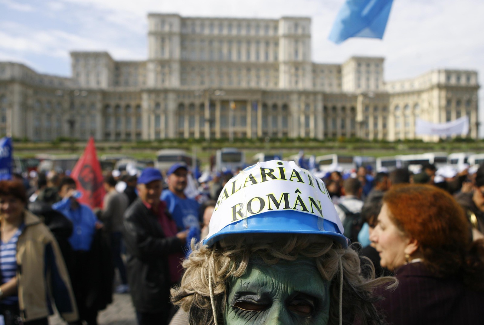 Legea salarizării unitare a intrat în vigoare. De când vor primii românii lefuri mai mari