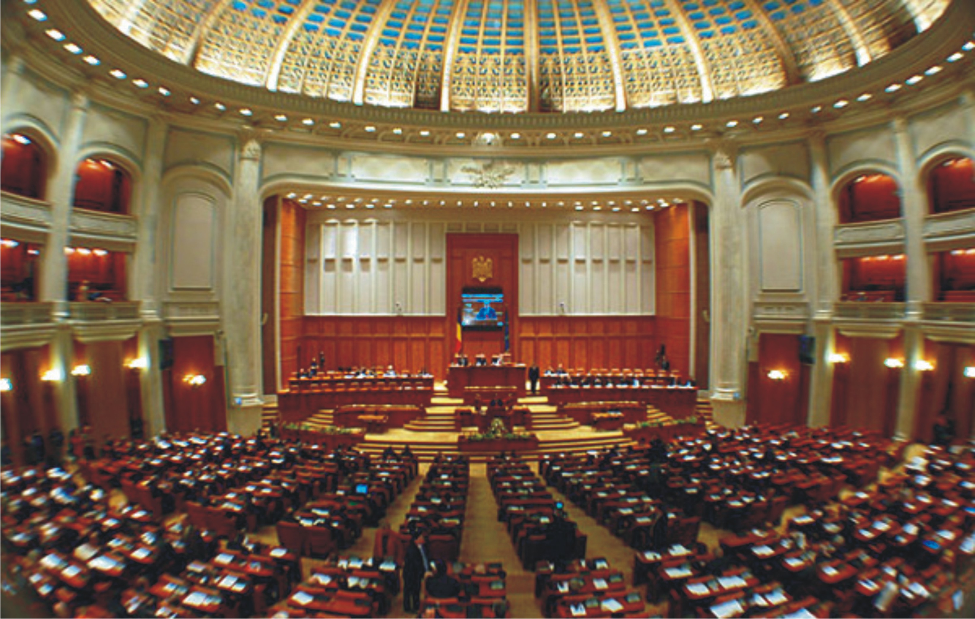 Liberalii părtași la adoptarea legii pensiilor speciale. Cum putea PNL să blocheze votul