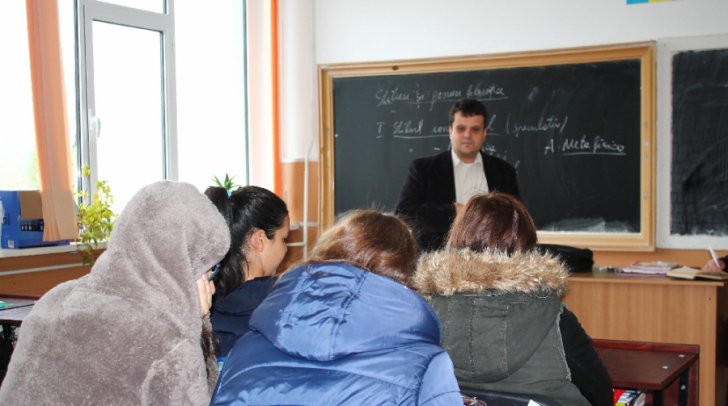 Liceul Traian a redus programul după ce elevii au venit la şcoală cu pături pentru a indura frigul