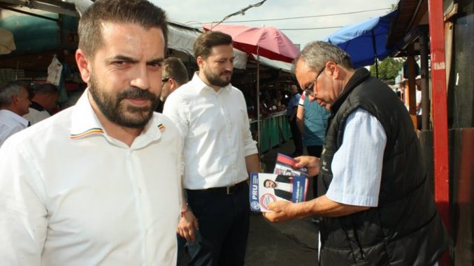 Liderul PRU, părăsit de soție dar și de membrii de partid