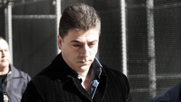 Liderul unui clan mafiot, impuscat de sase ori in fata casei sale