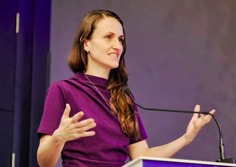 Lista miniștrilor care își ascund CV-ul. Situația e și mai gravă în Parlament: 100 de aleși nu și l-au publicat
