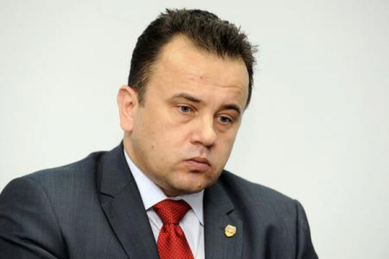 Liviu Pop: Elevul de serviciu pe şcoală trebuie să dispară