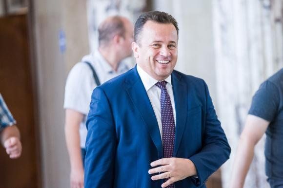 Liviu Pop se face de râs! De ce îl acuză pe Klaus Iohannis! Replici hazlii