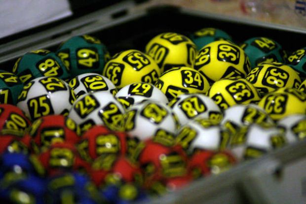 LOTO: Numerele extrase duminică, 10 aprilie, la 6/49, 5/40, Noroc si Joker