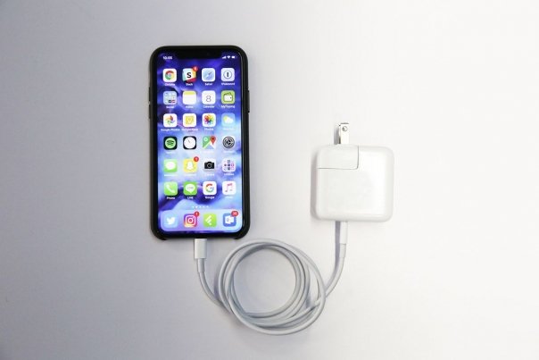 Lovitura pentru Apple! Noua solutie de securitate pentru iPhone-uri a fost deja sparta