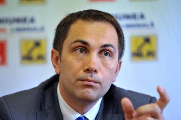 Lucian Isar, sotul Alinei Gorghiu, e audiat la DNA, într-un mega-dosar de corupție