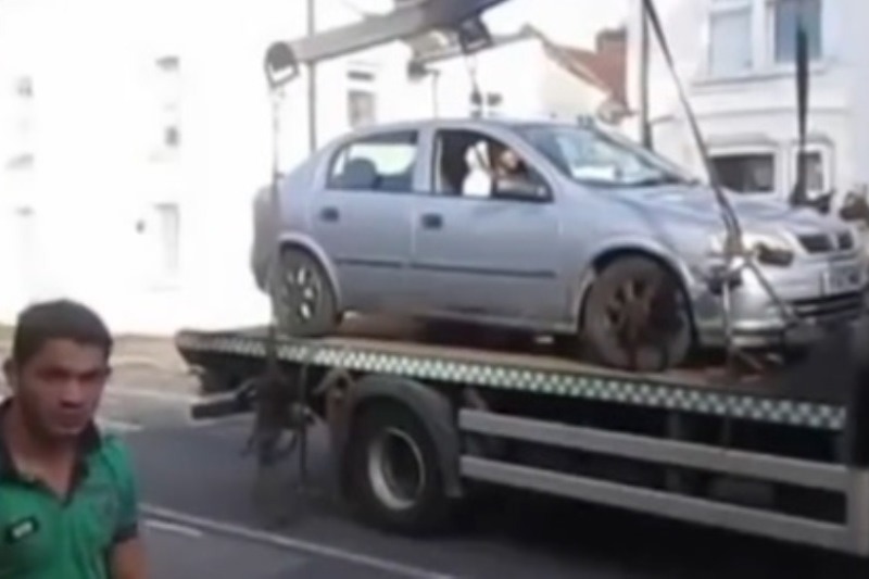 Maşinile parcate ilegal ar putea fi din nou ridicate