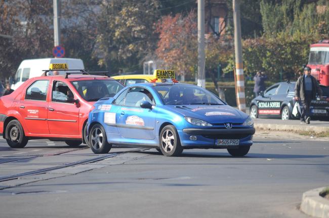 Mai multe probe la examenul pentru permis auto