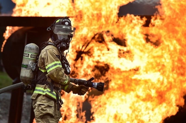 Mai multe victime in urma unui incendiu puternic la un hotel din Capitală