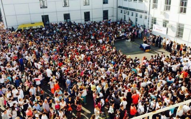 MAI înfiinţează Poliţia Siguranţă Şcolară, care va funcţiona de la începerea noului an şcolar. Câţi poliţişti va avea structura