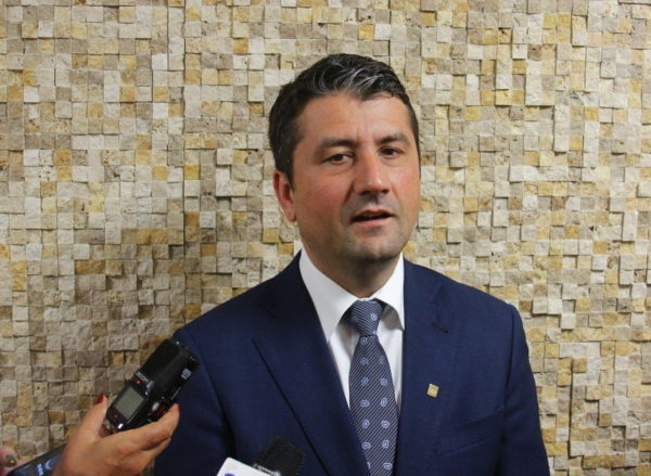 Mama primarului PSD al Constanței, Decebal Făgădău, la Poliție după ce a fost prinsă cu 5 buletine de vot în secția de votare