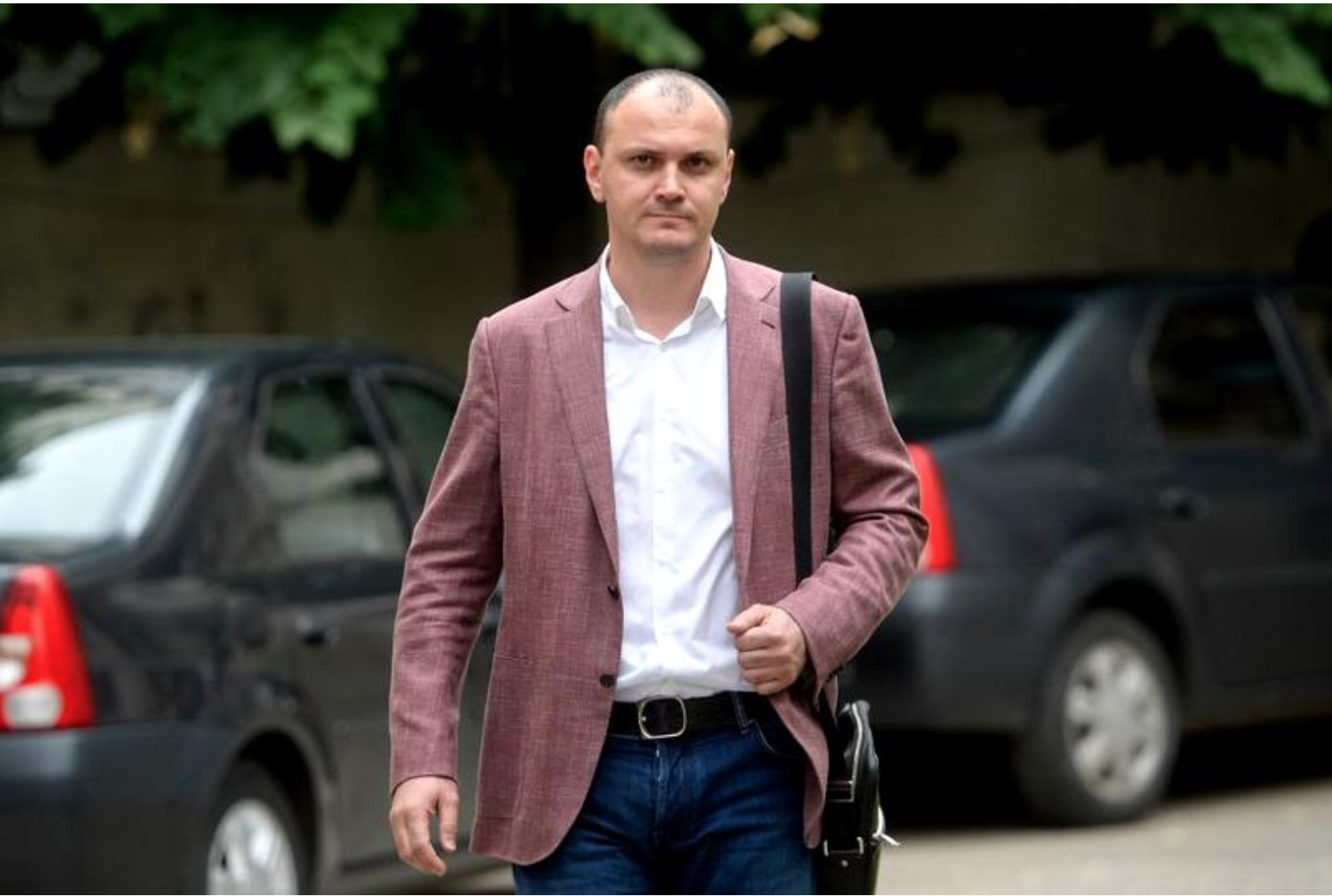 Mandatul lui Sebastian Ghiță de arestare preventivă a fost revocat de Curtea de Apel Ploiești. Fostul deputat se poate întoarce în România