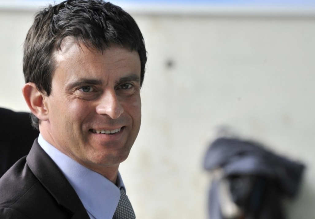 Manuel Valls, premierul Franței, judecat pentru ură rasială față de români