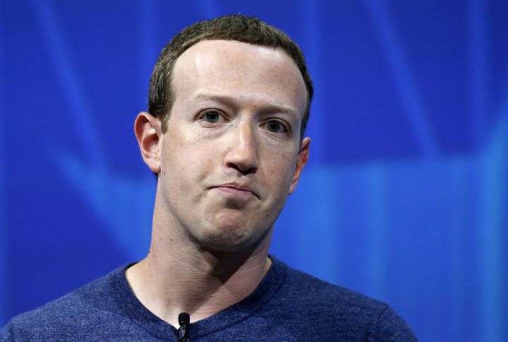 Mark Zuckerberg a pierdut 17 miliarde de dolari într-o zi după ce acțiunile Facebook au scăzut cu 20%