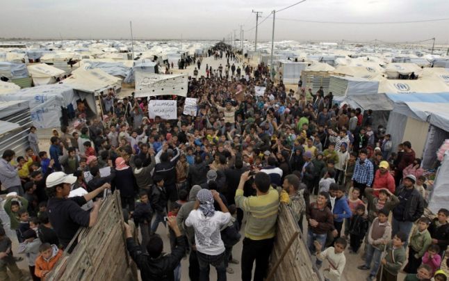 MARSUL REFUGIATILOR: Un milion de imigranţi urmează să sosească în Europa până la sfârşitul lui 2016
