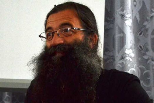 Mesajul unui preot care critică femeile care poartă pantaloni a devenit viral