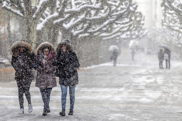 Meteorologii anunţă GER POLAR şi NINSORI în weekend. Temperaturile o să scadă până la -18 grade